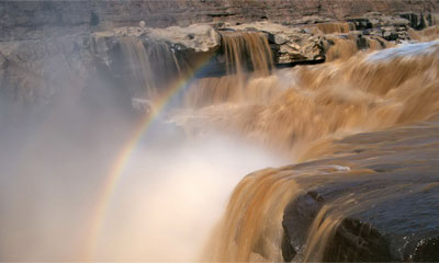 Скачать обои: Радужный водопад
